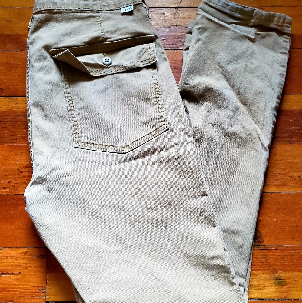 Levi's khaki pant